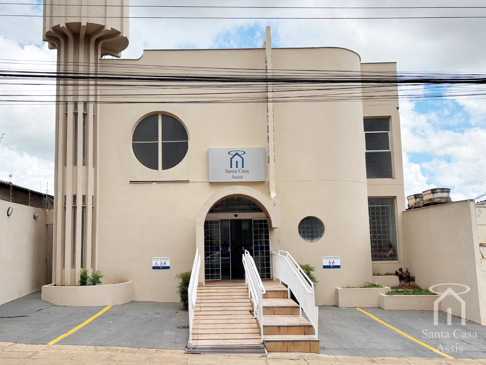 Centro de Especialidades e Laboratório da Santa Casa de Assis estão em um novo local