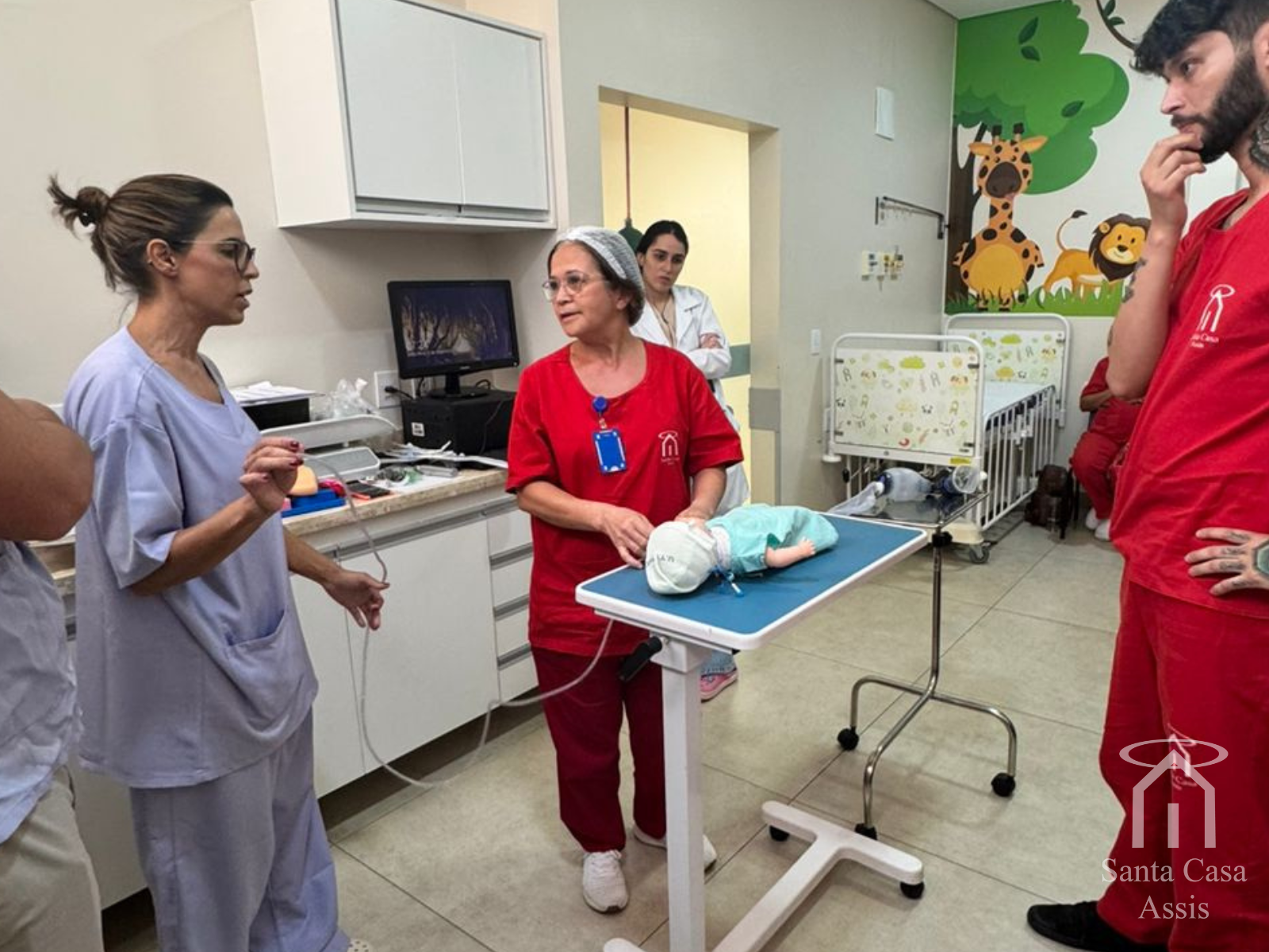 Santa Casa de Assis realiza treinamento para qualificar ainda mais atendimento de urgências no P.A Pediátrico