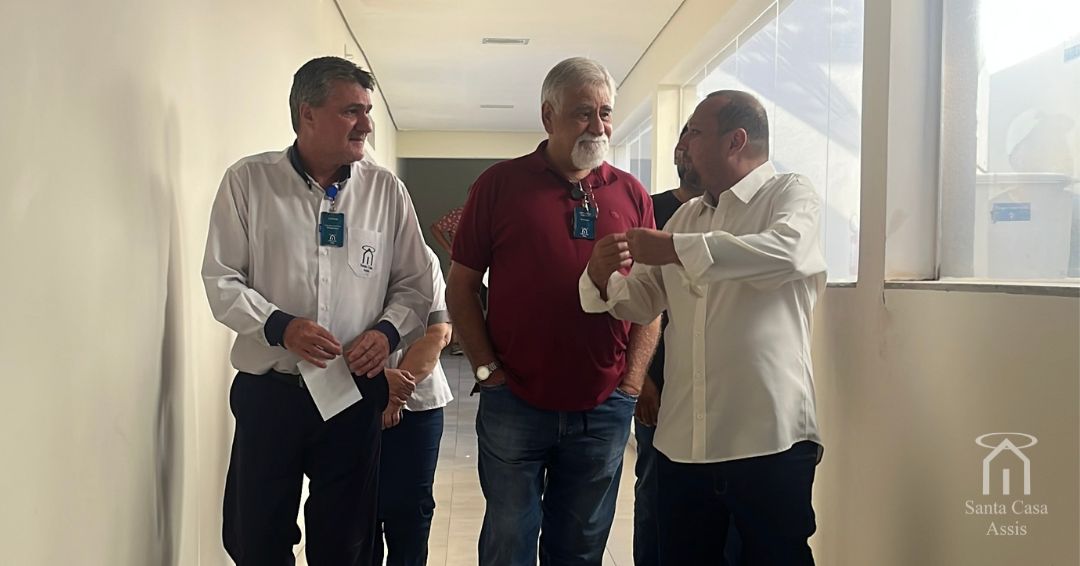 Santa Casa de Assis recebe representante do Ministério da Saúde e apresenta serviços hospitalares